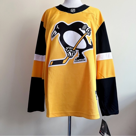 Fanatics Other - Fanatics Pittsburgh Penguins Gold Alternate Breakaway Hockey Jersey Mens Medium